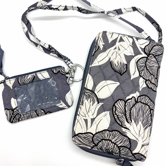 Vera Bradley X-Large Wallet & ID Lanyard - Picture 2 of 4